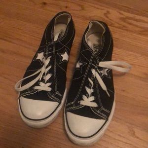 Size 8 Converse One Star ! Very cute